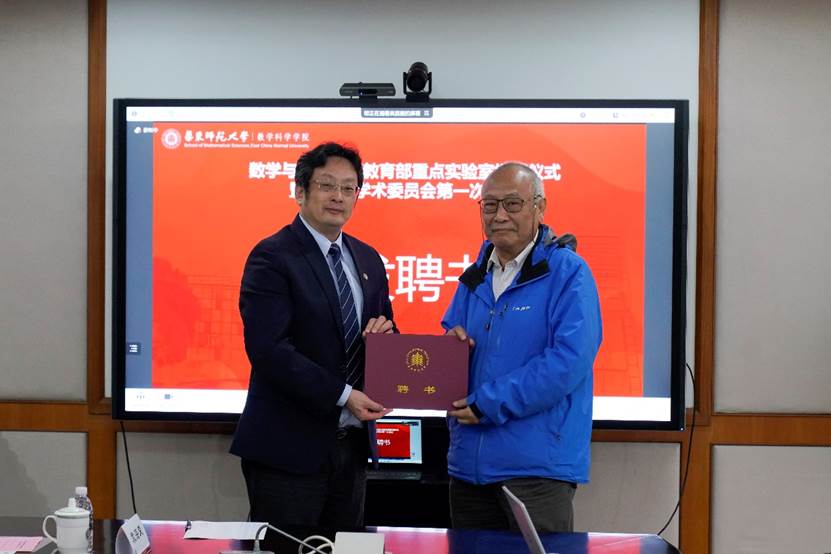 男人的照片上写着字
中度可信度描述已自动生成